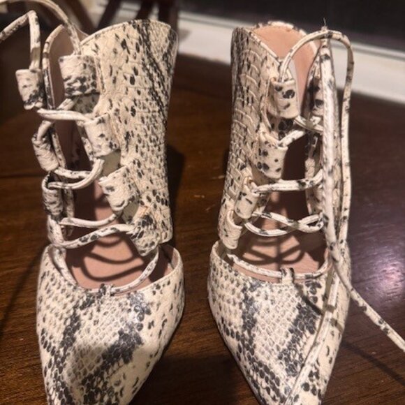 Steve Madden Snakeskin booties - Picture 3 of 8